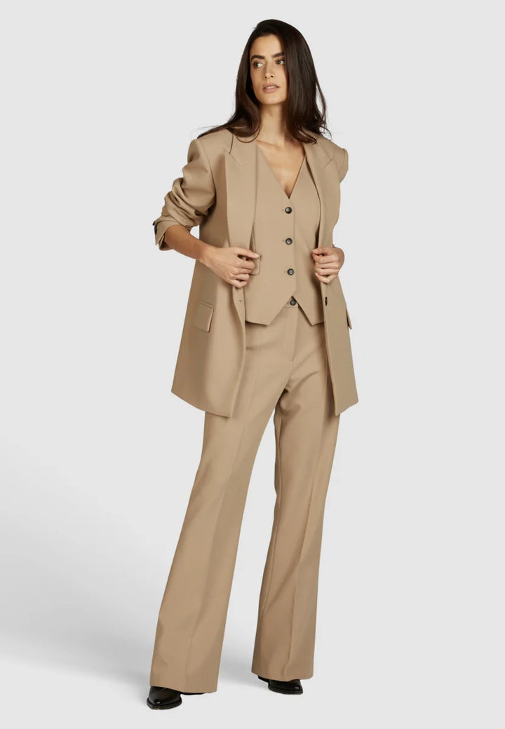 Pantalon jambe longue et évasée