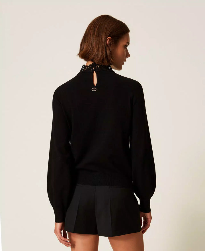 Ensemble pull et jupe midi avec dentelle