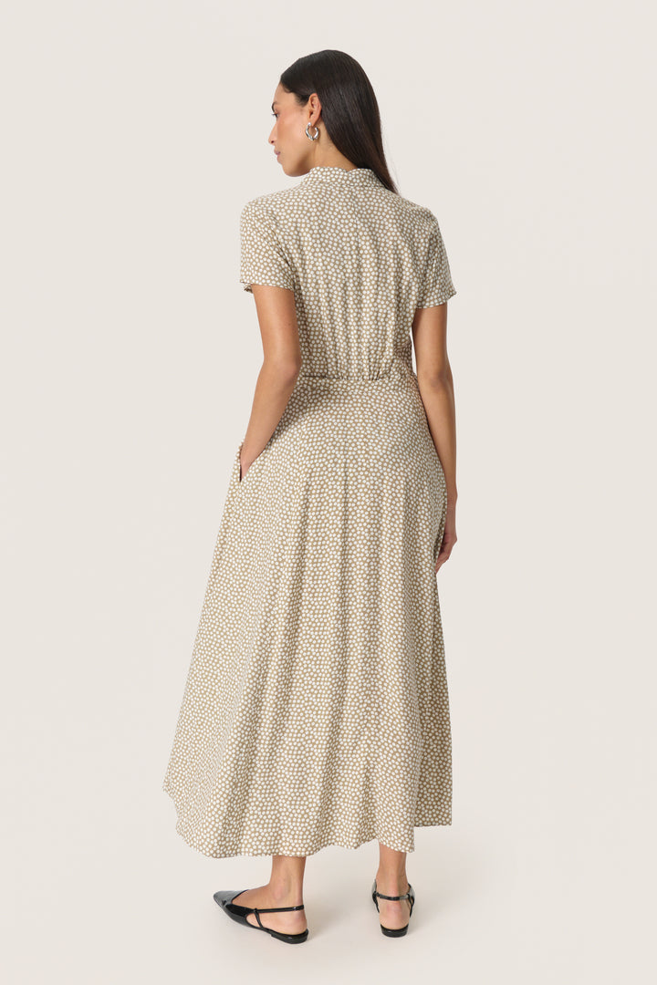 Robe longue boutonnée avec ceinture à nouer Arjana