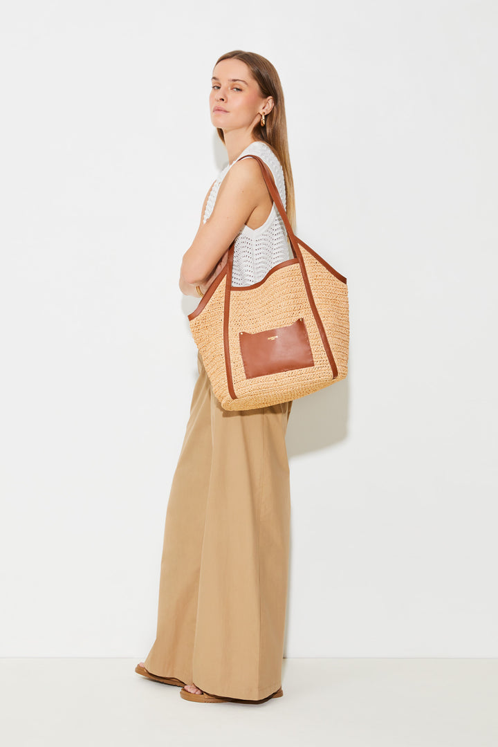 Sac fourre-tout tressé avec détails chamois Amesi