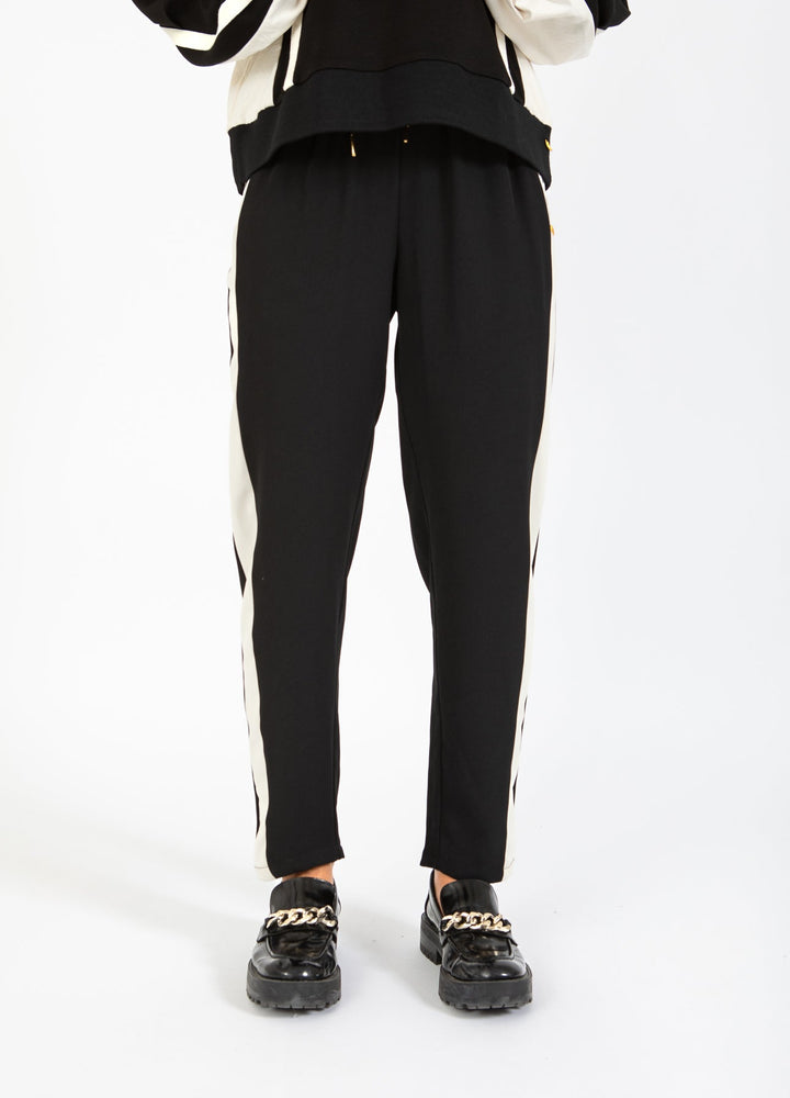 Jogging style sportif avec bandes latérales