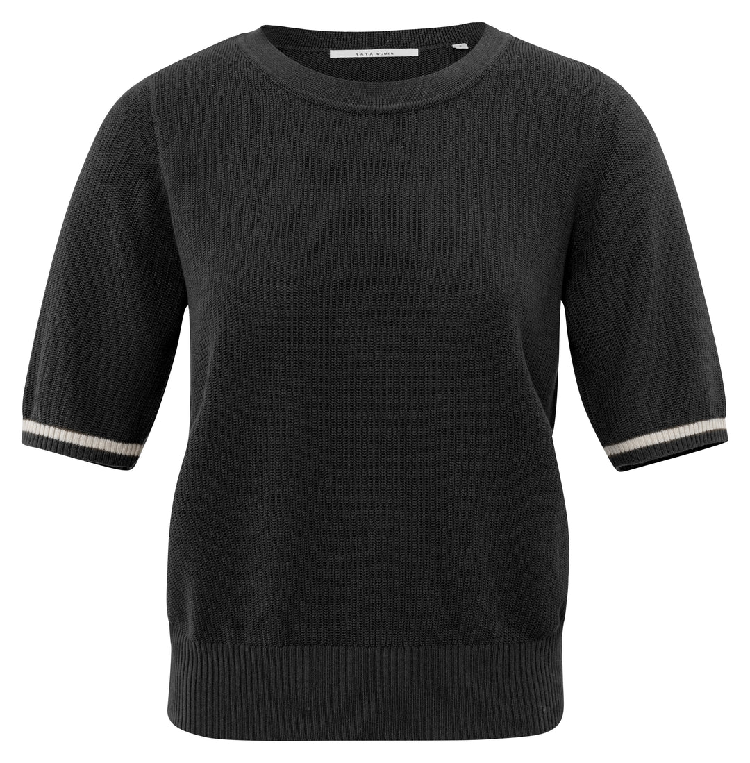 Pull texturé avec col rond à manches courtes