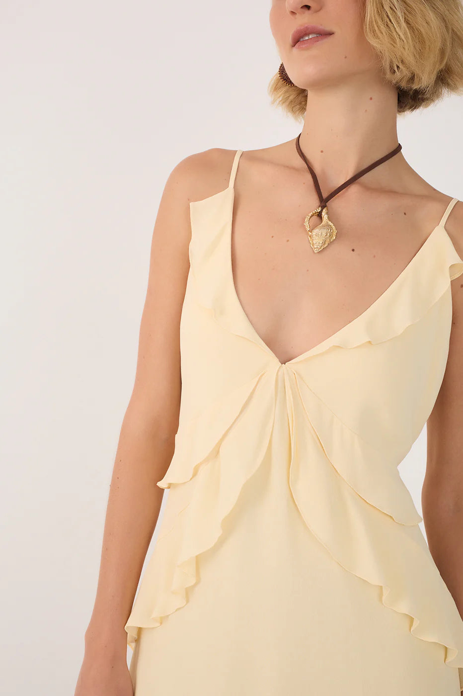 Robe courte volantée