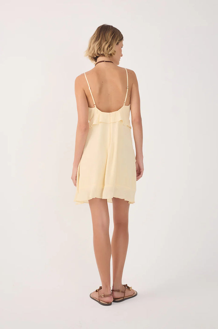 Robe courte volantée