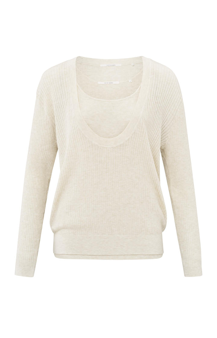 Pull côtelé à épaules dénudées avec camisole