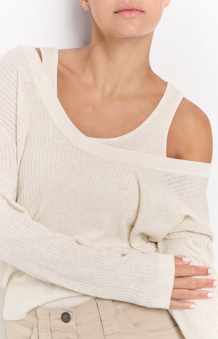 Pull côtelé à épaules dénudées avec camisole