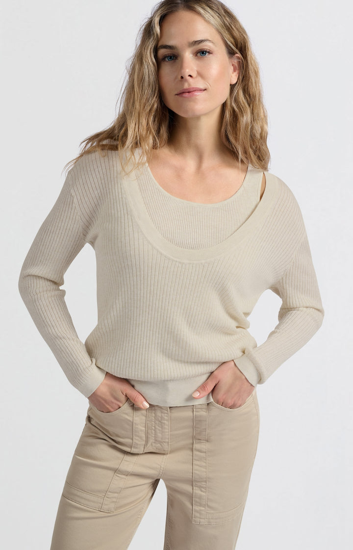 Pull côtelé à épaules dénudées avec camisole