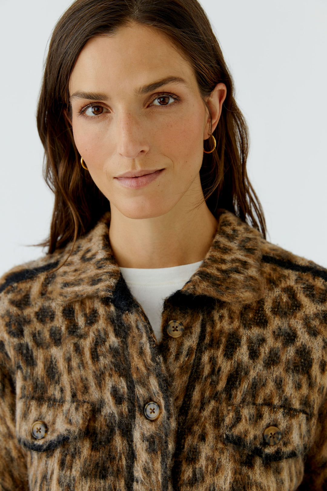 Veste courte en maille à motif léopard