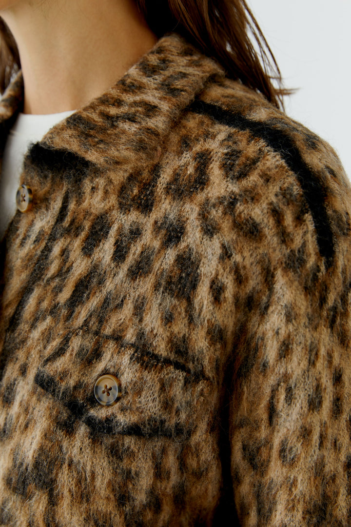 Veste courte en maille à motif léopard