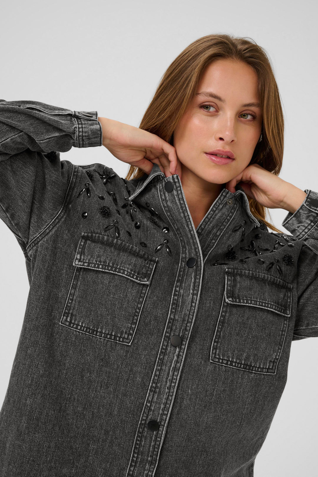 Veste en denim avec ornements décoratifs Jaiden