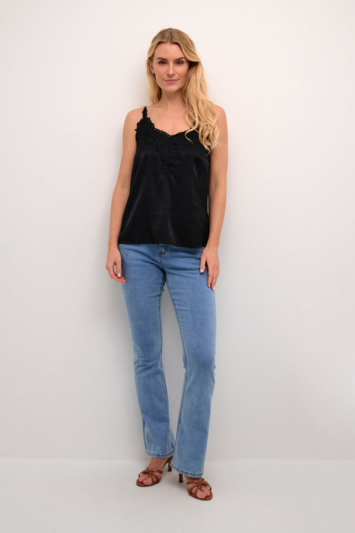 Camisole soyeuse avec détails en guipure Anna