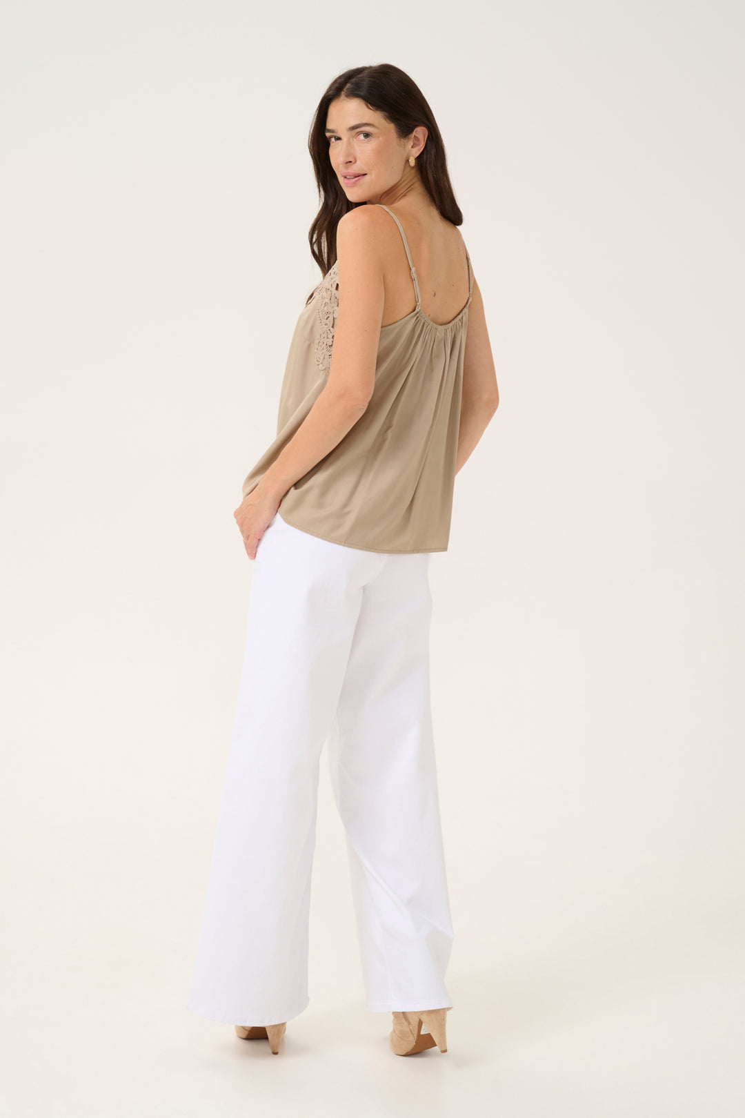 Camisole soyeuse avec détails en guipure Anna