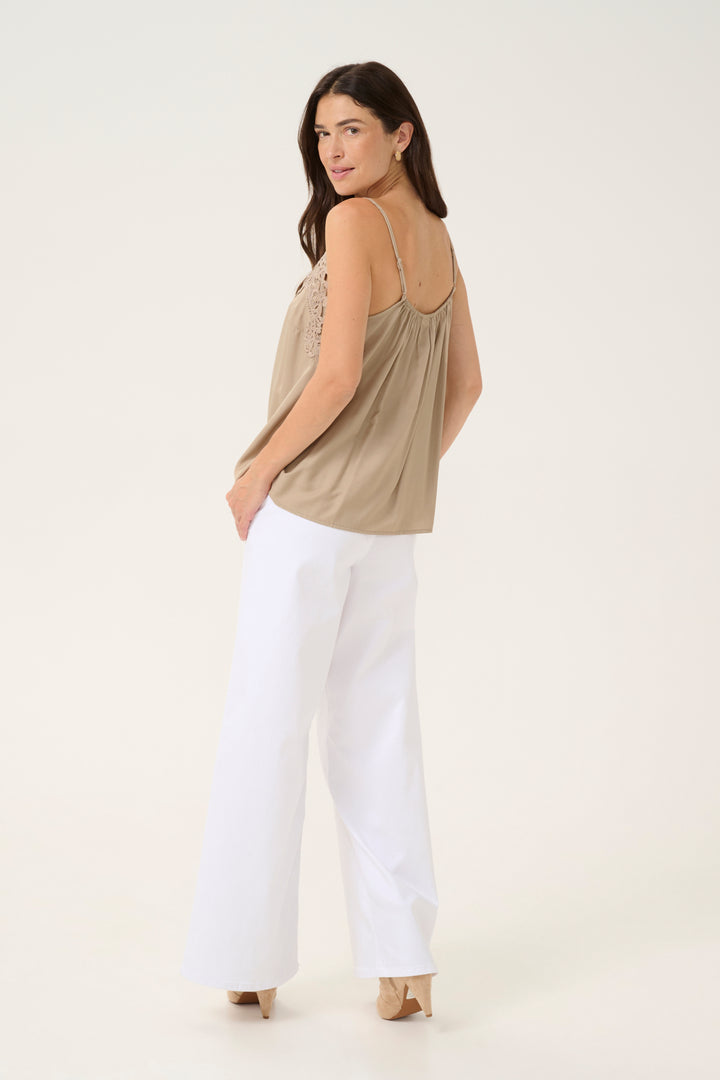 Camisole soyeuse avec détails en guipure Anna