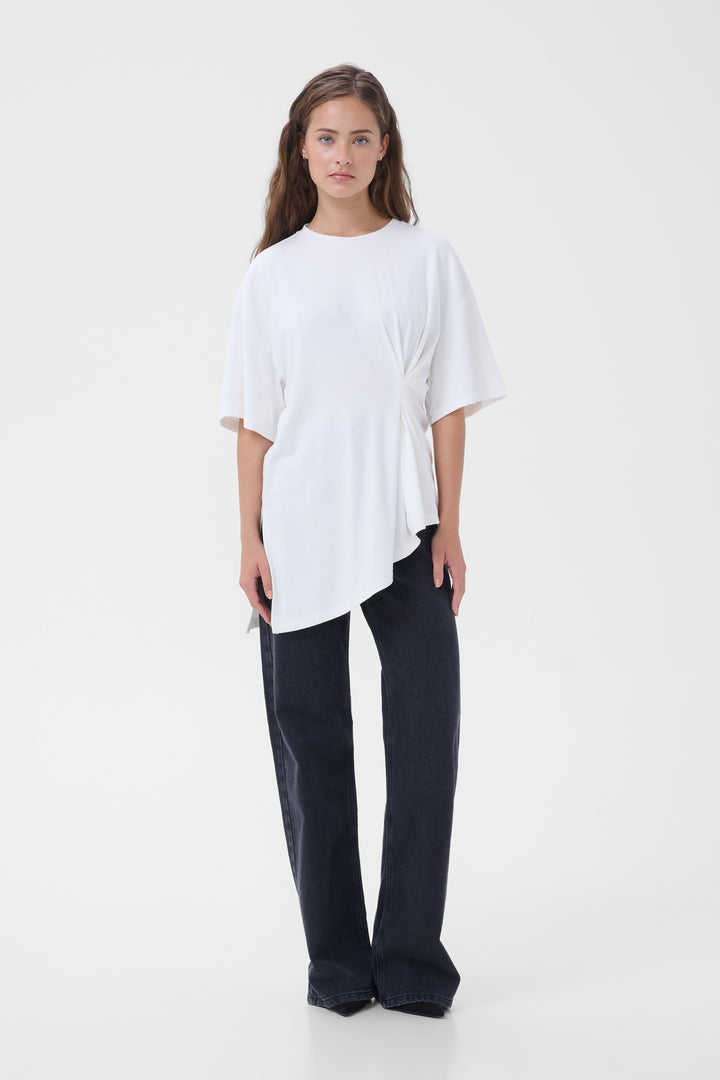 T-shirt asymétrique à drapé latéral Nupti