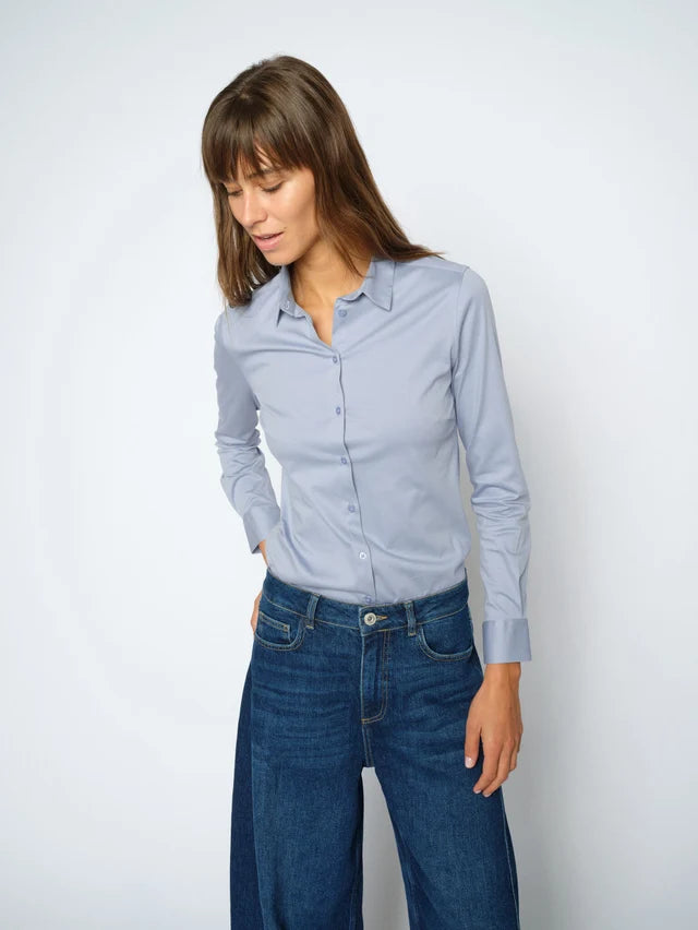 Chemise ajustée classique Tina
