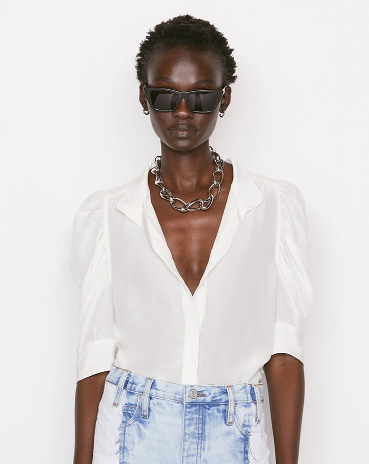 Blouse de soie blanc cassé