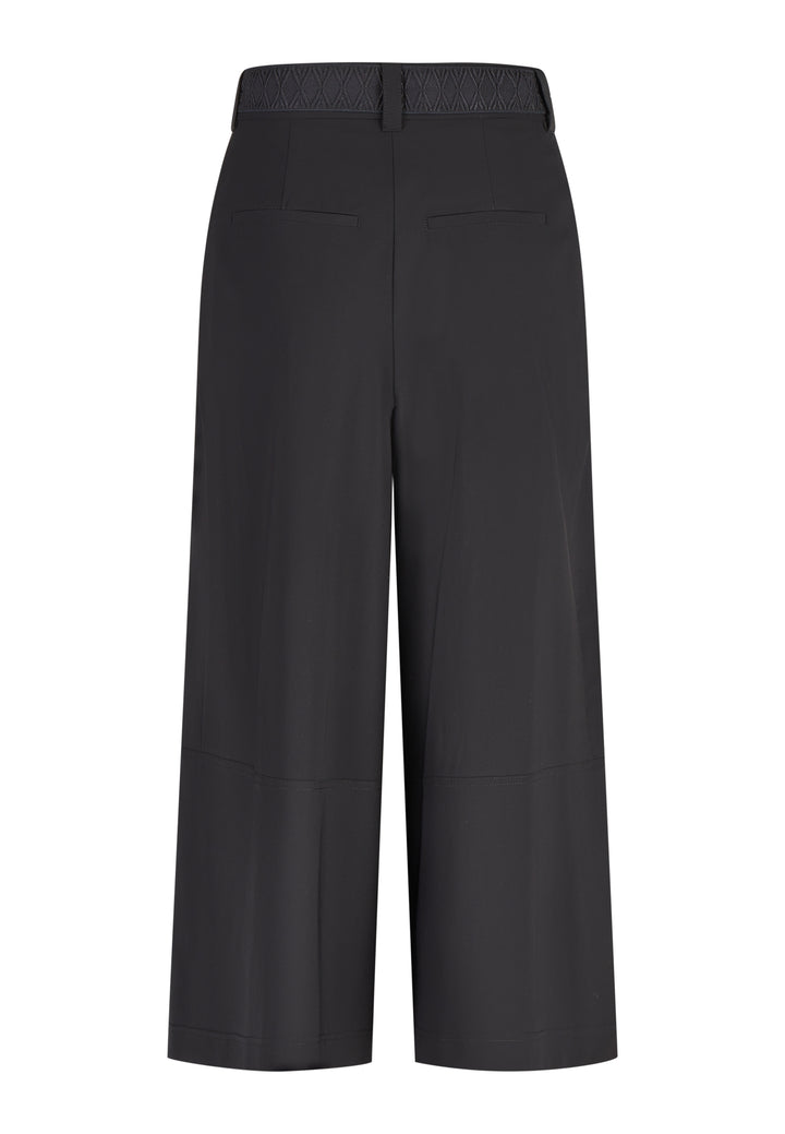 Pantalon large à pinces avec ceinture