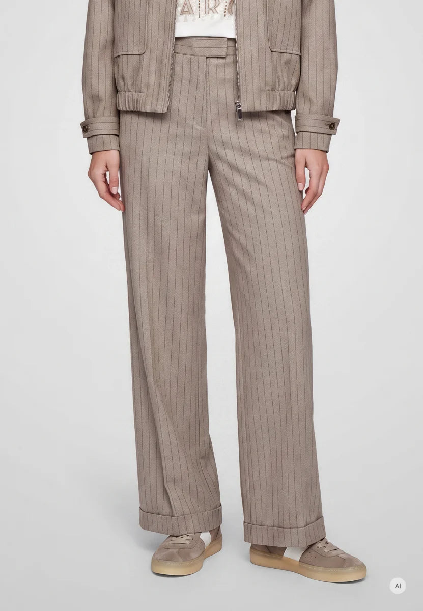 Pantalon à jambes larges et fines rayures