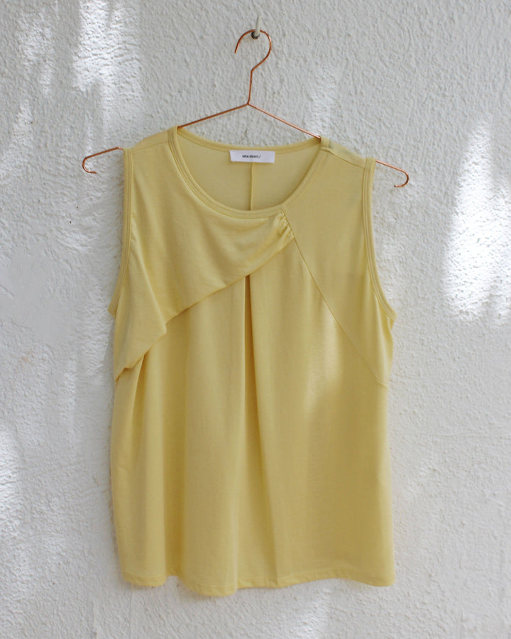 Camisole avec rabat et lignes marquées