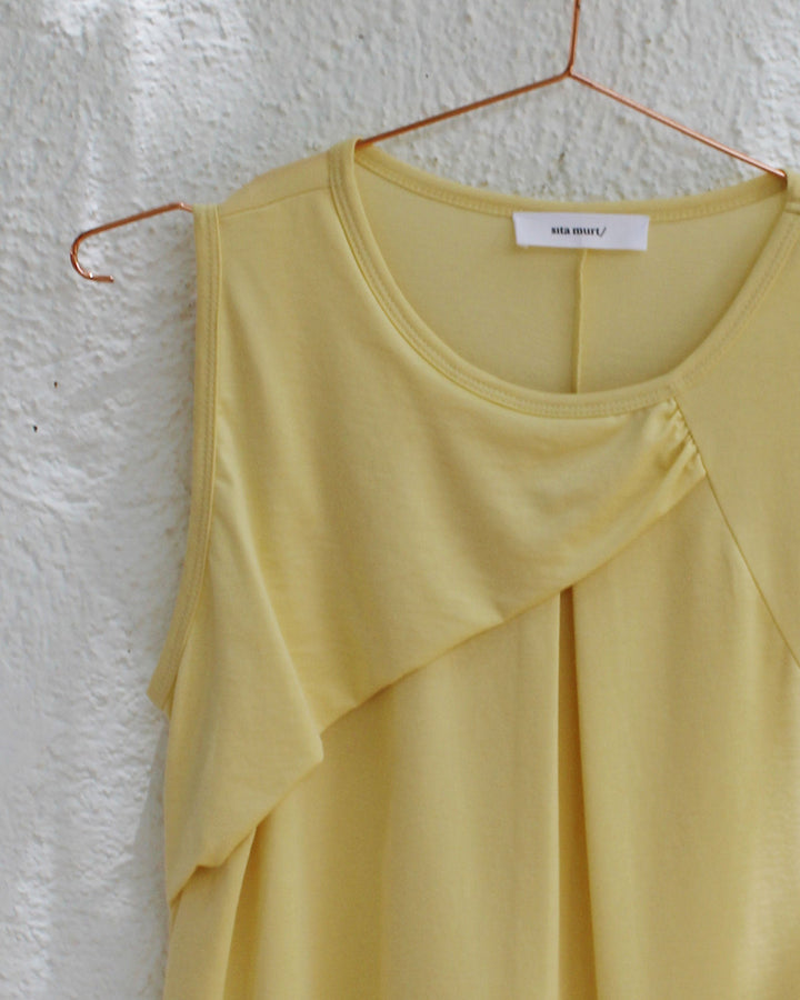 Camisole avec rabat et lignes marquées