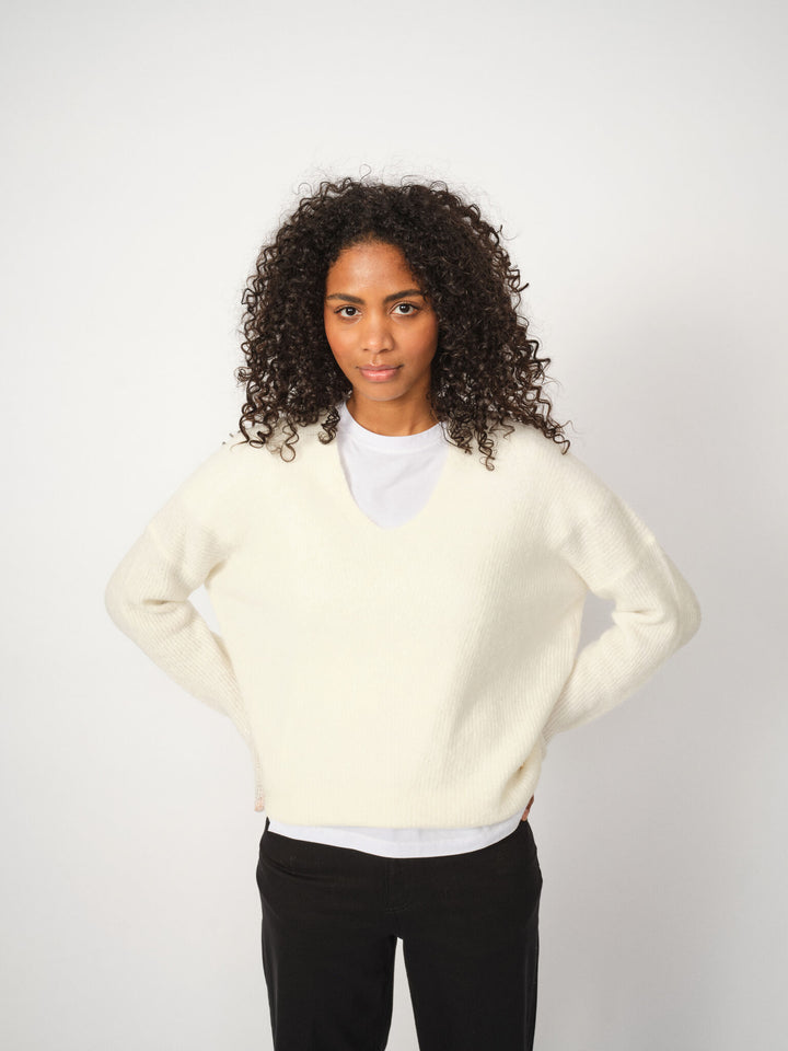 Pull en laine avec col V Thora