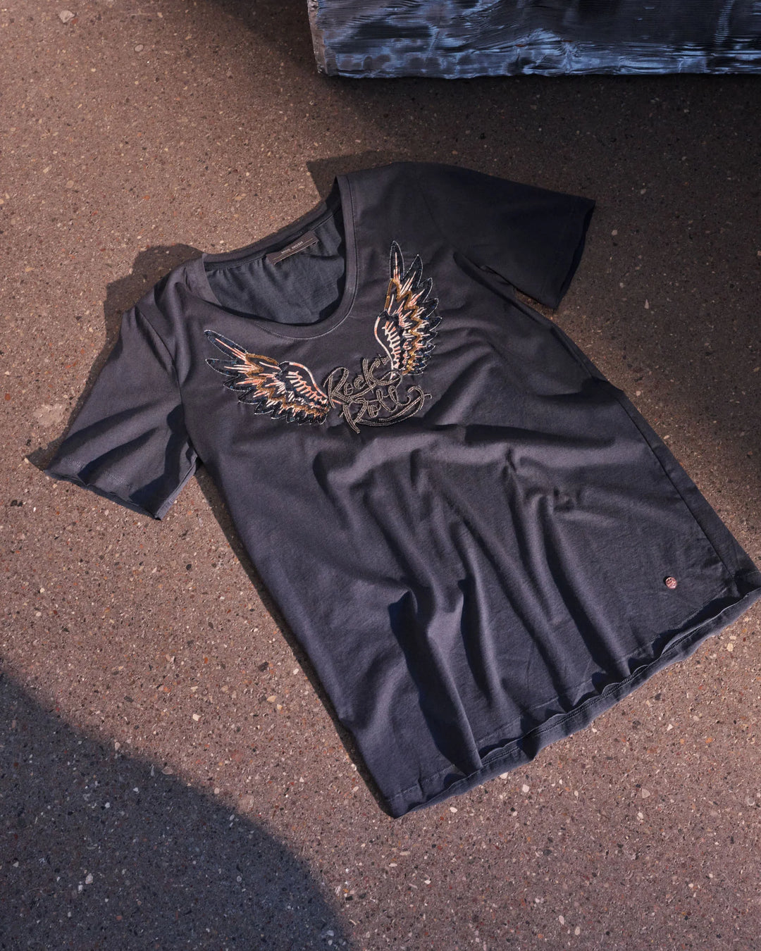 T-shirt avec motif perlé d'ailes Faye