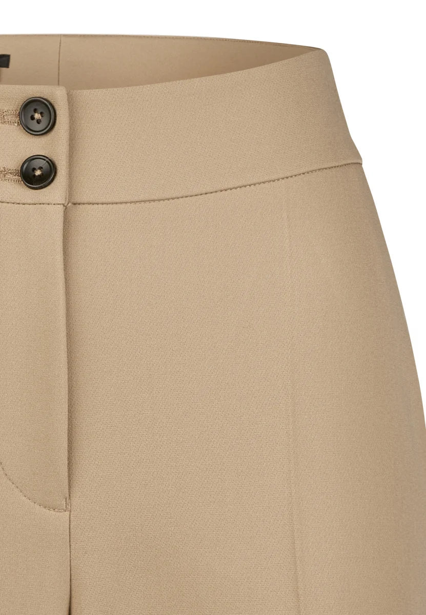 Pantalon jambe longue et évasée