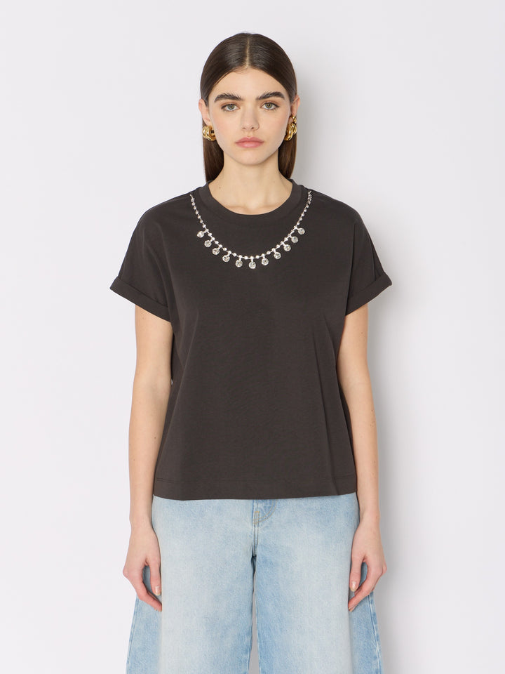 T-shirt avec collier de cristaux