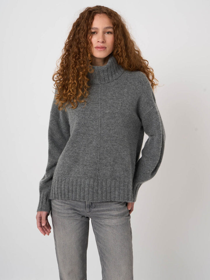 Pull surdimensionné à col roulé
