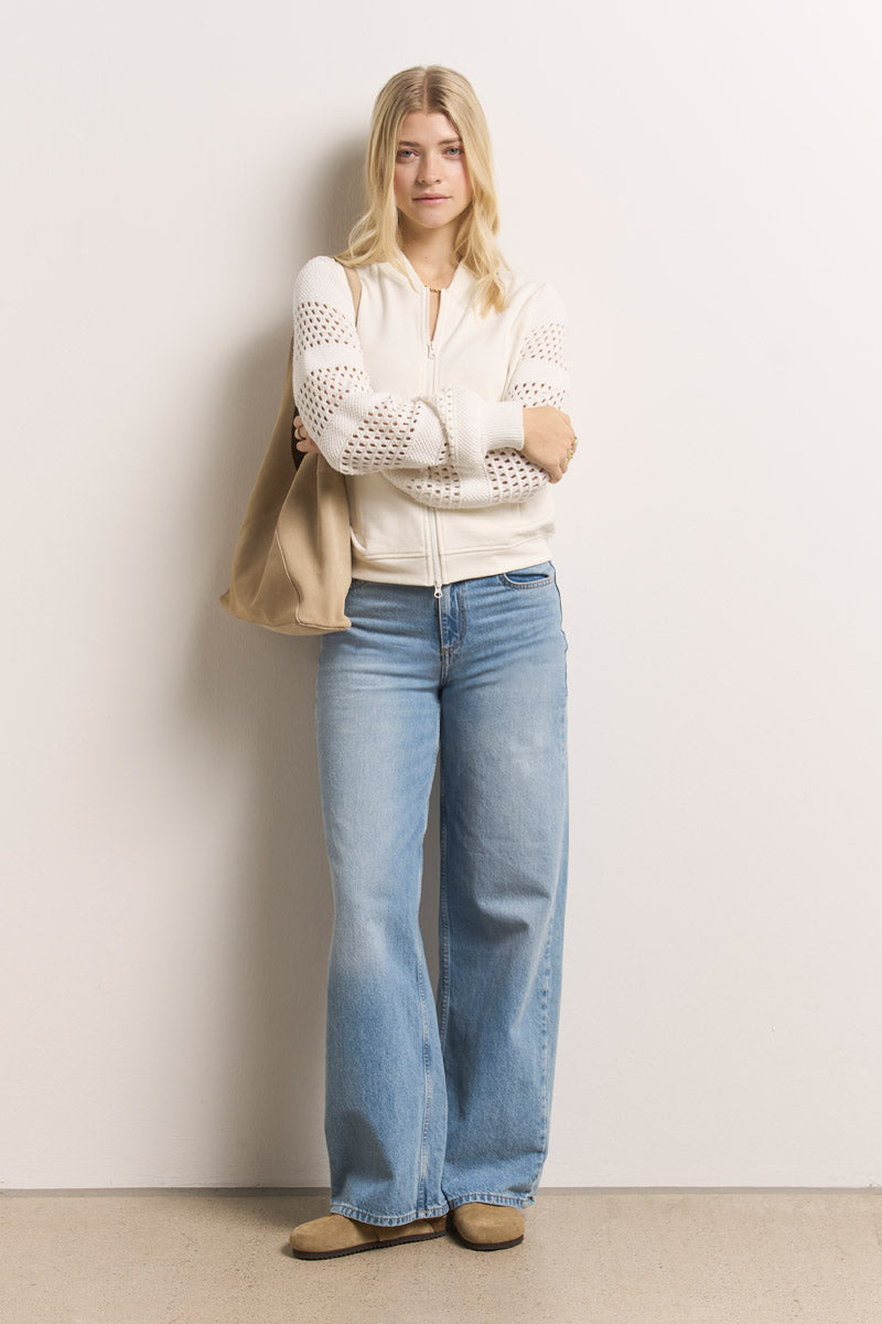 Veste texturée à manches ajourées