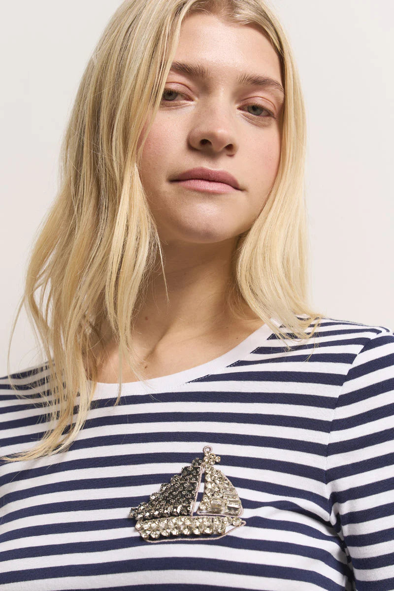 T-shirt à rayures avec écusson bateau