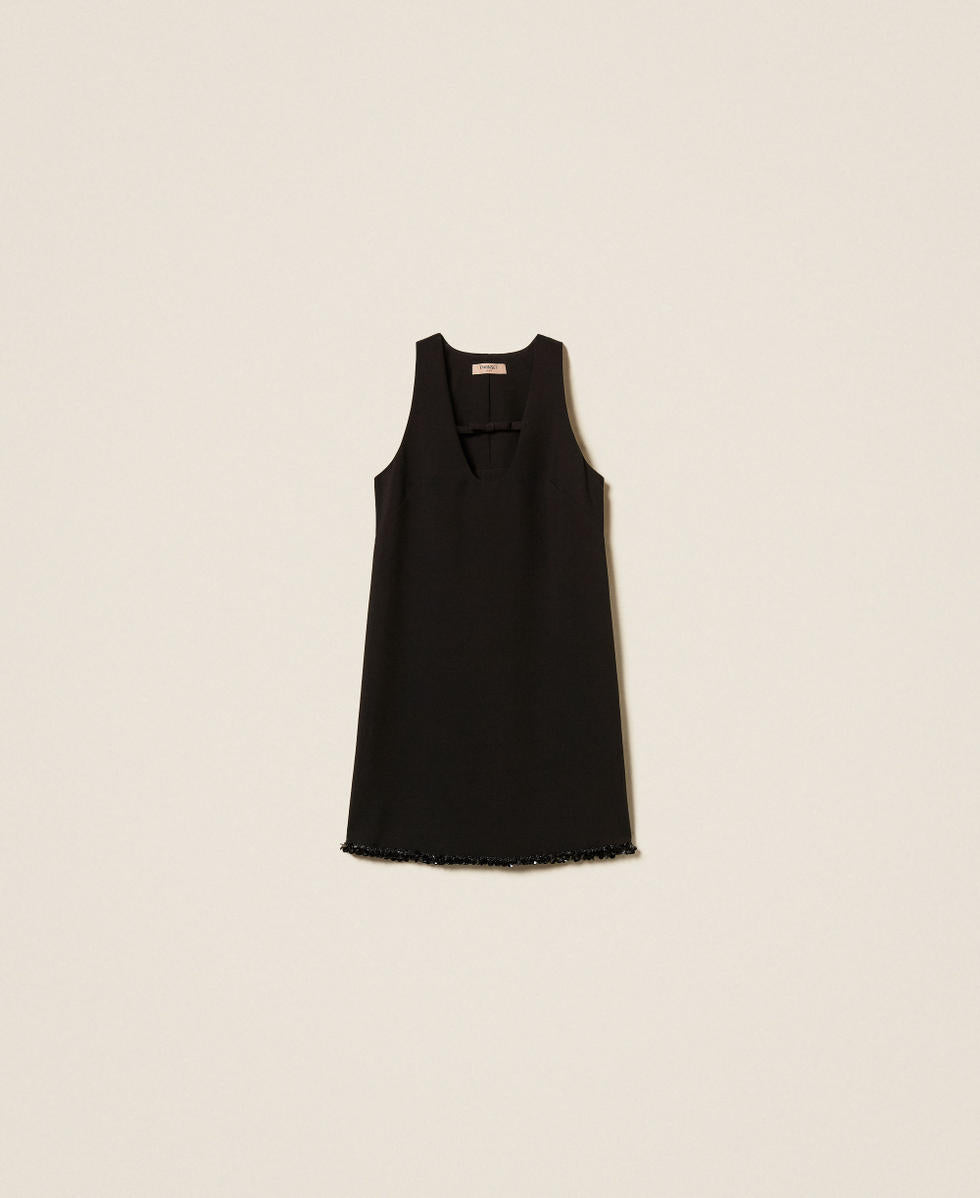 Robe courte sans manches avec boucle