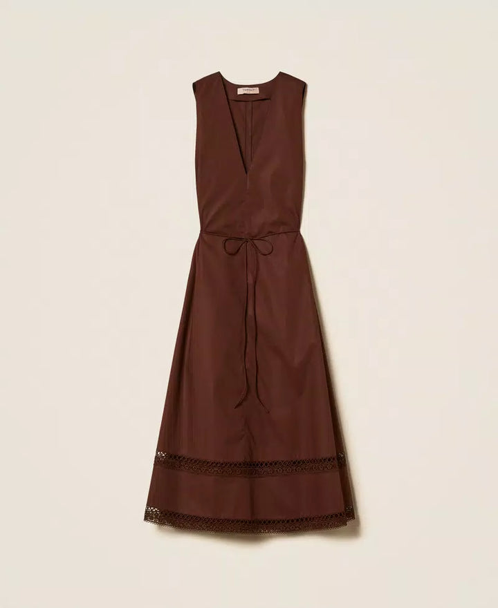 Robe midi ceinturée à broderies ajourées