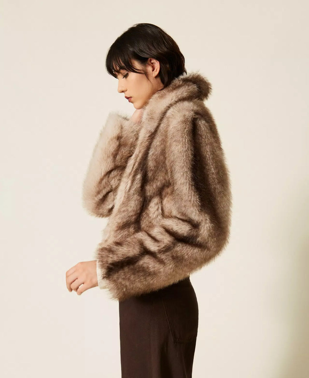 Veste courte en fausse fourrure