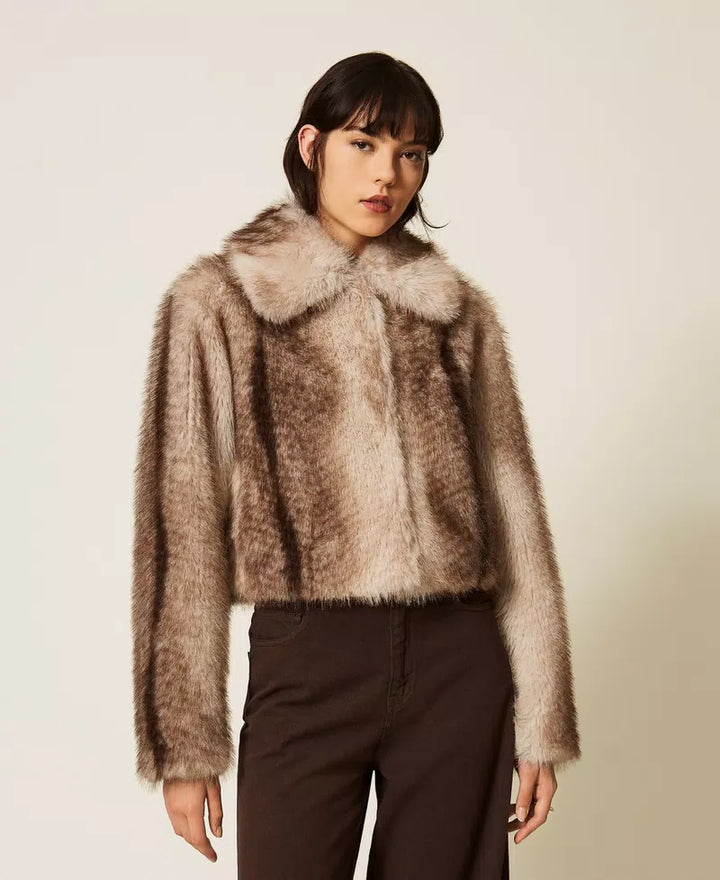 Veste courte en fausse fourrure
