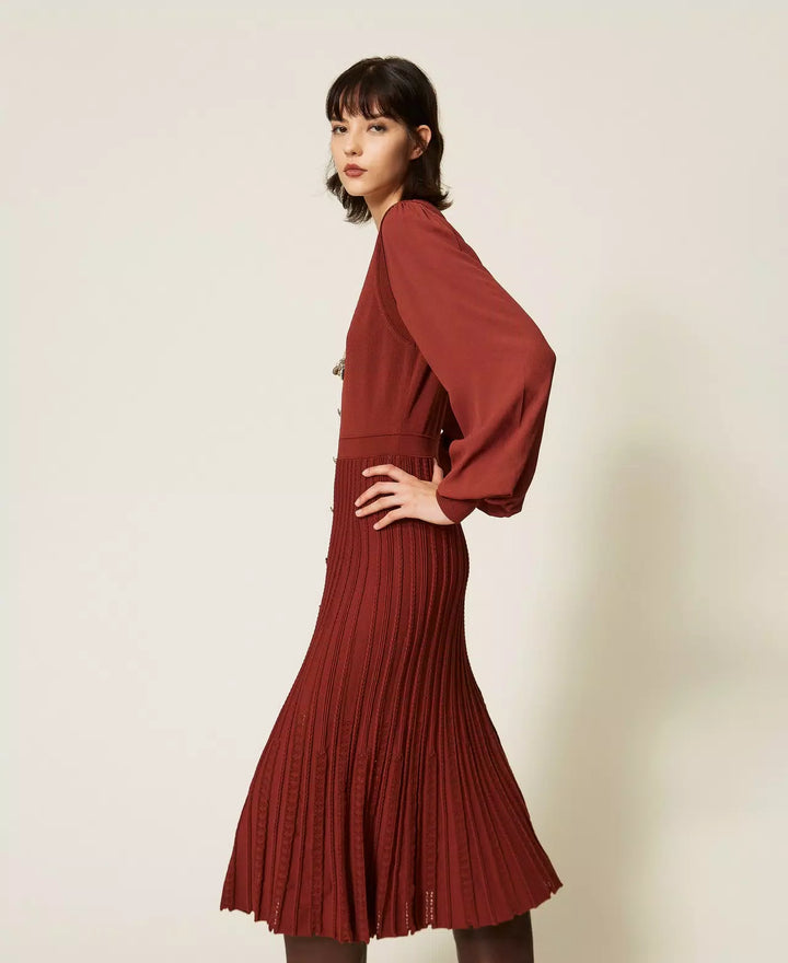 Robe longue en maille ajourée à effet cardigan