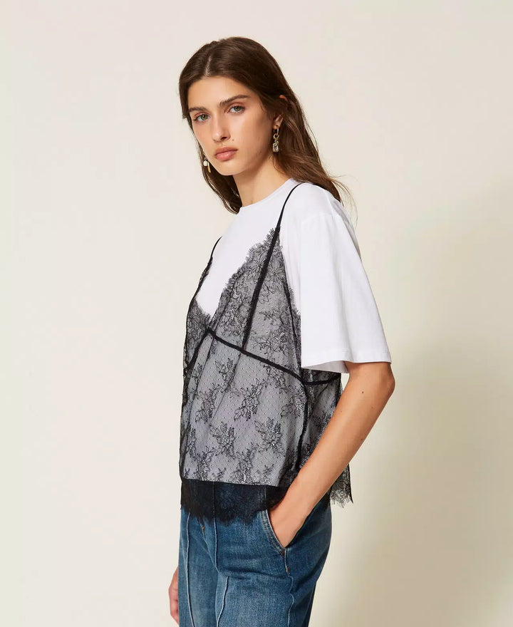 T-shirt avec camisole en dentelle