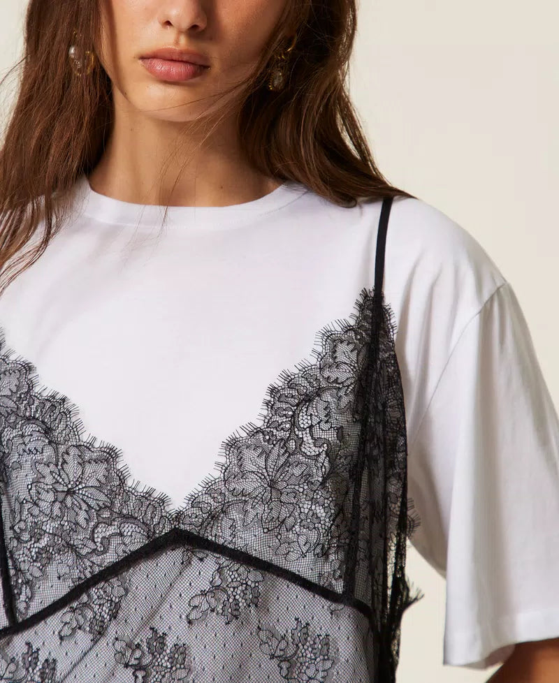 T-shirt avec camisole en dentelle