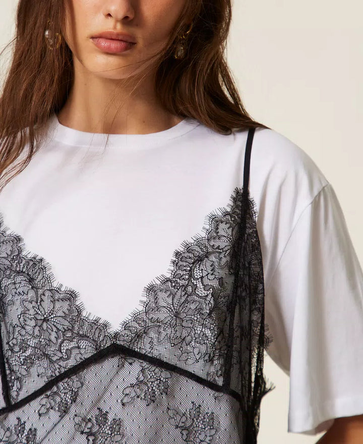 T-shirt avec camisole en dentelle
