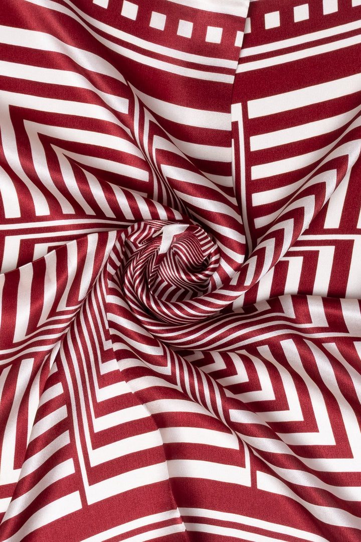 Foulard en soie avec imprimé rayé