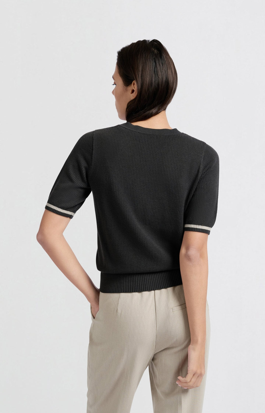 Pull texturé avec col rond à manches courtes