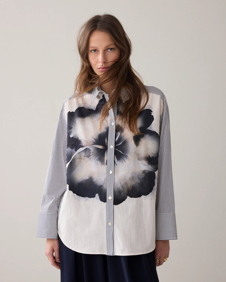 Chemise ample à rayures et motif floral