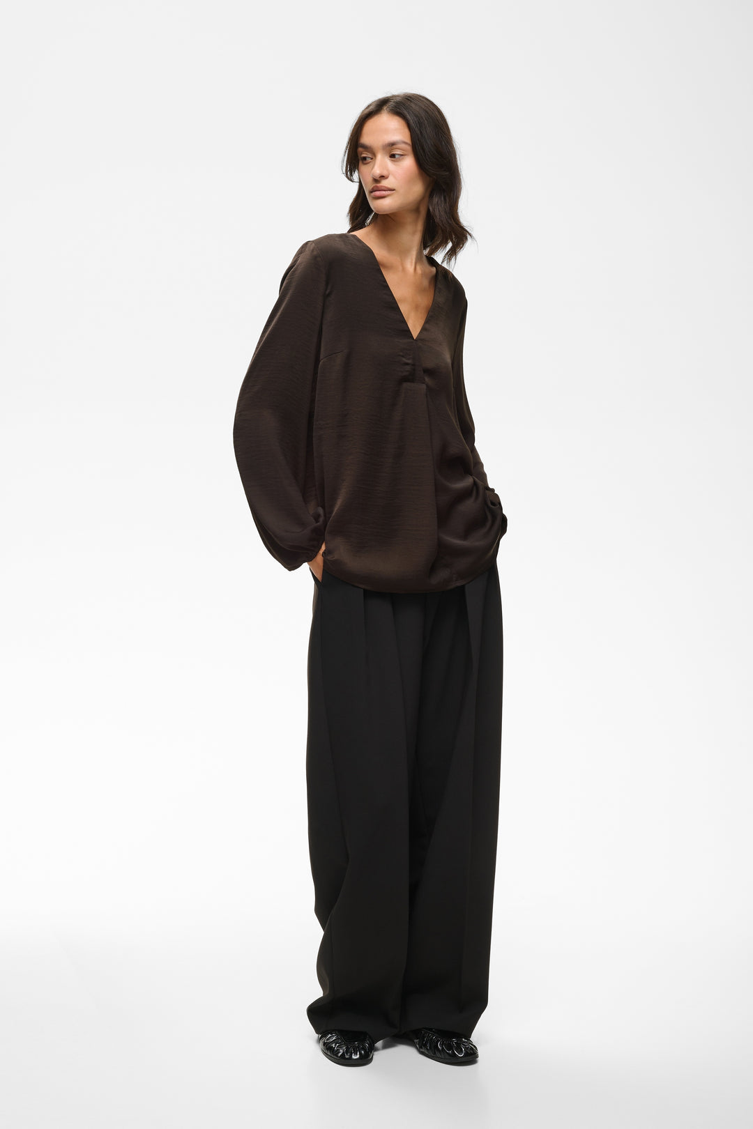 Blouse drapée à col V Rinda Chocolat