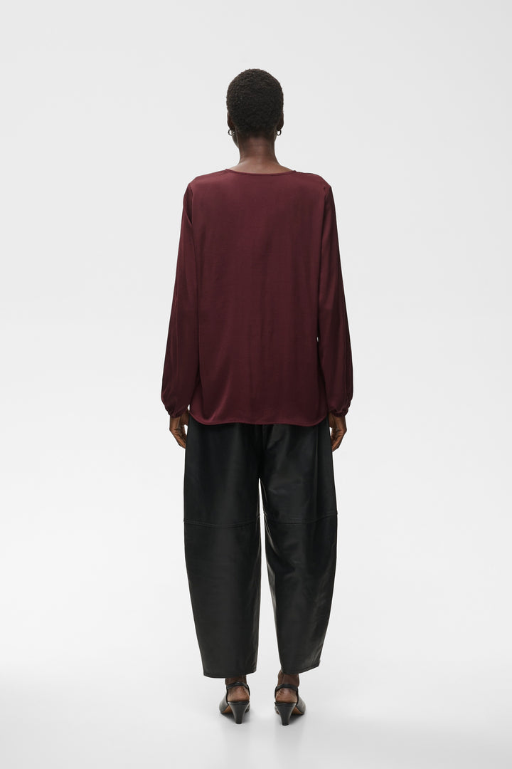 Blouse satinée col en V Rinda