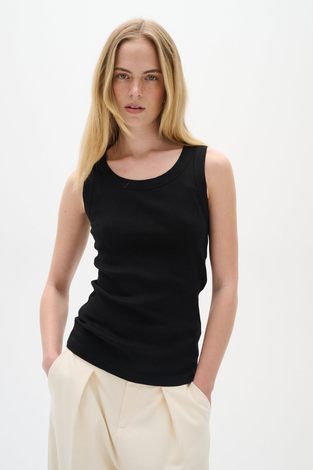 Camisole côtelée avec col rond Dagna