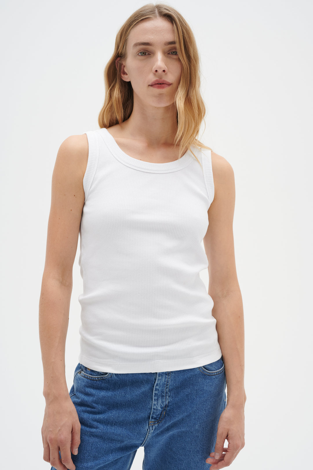 Camisole côtelée avec col rond Dagna