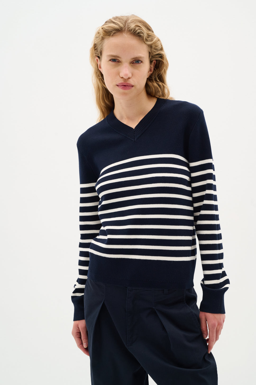 Pull en coton rayé avec col V Wallis