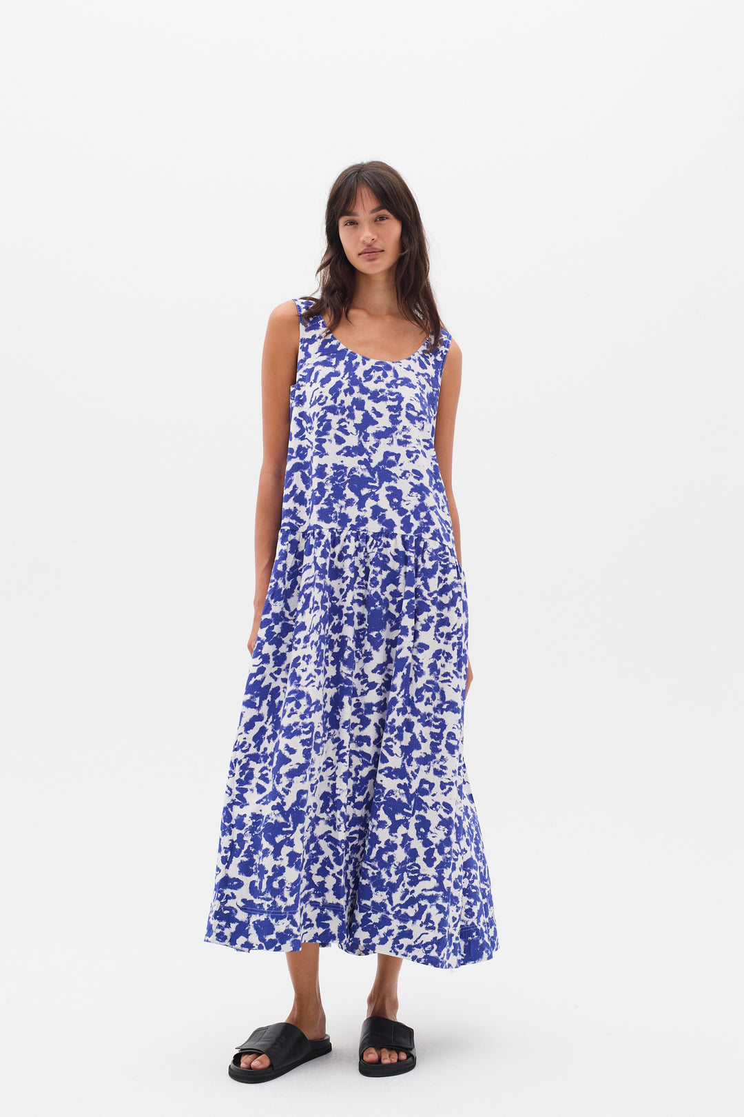 Robe midi sans manches avec imprimé abstrait Faye