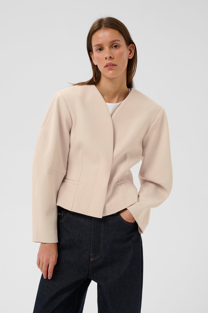 Veste courte à manches sculptées Chayce