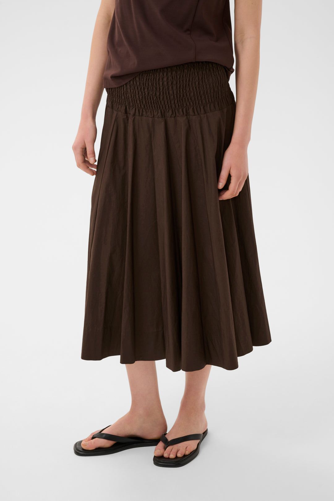 Jupe midi Raven fluide à taille smockée